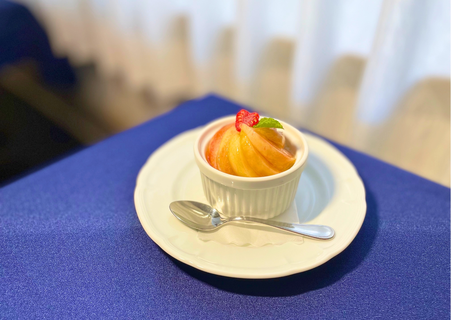 画像：【季節限定メニュー】フレッシュピーチのババロア
